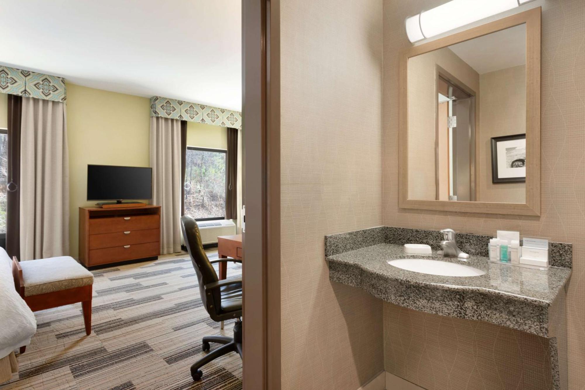 Hampton Inn & Suites Birmingham Airport Area Irondale Eksteriør billede